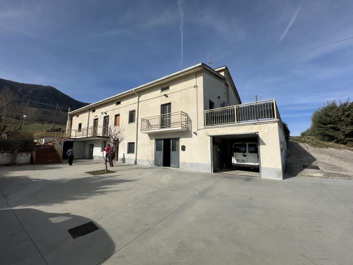 Image No.1-4 Bed Villa for sale