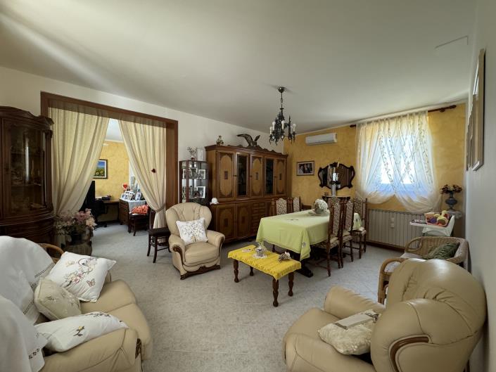 Image No.15-3 Bed Villa / Detached for sale