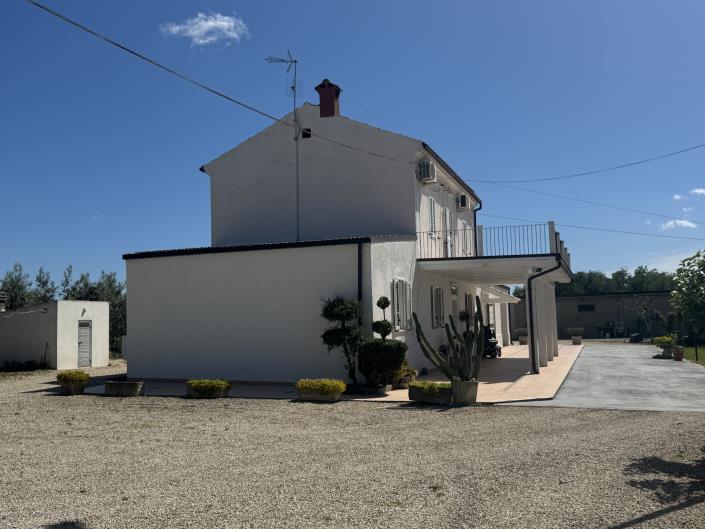 Image No.42-3 Bed Villa / Detached for sale