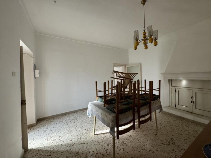 Image No.9-2 Bed House for sale