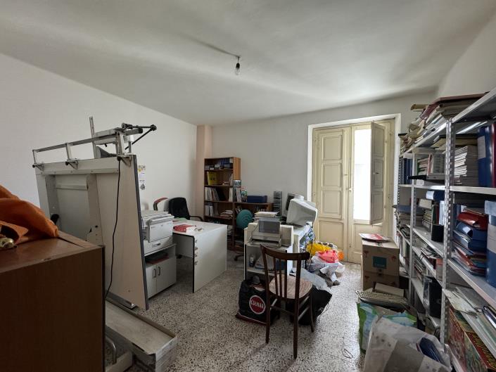 Image No.6-2 Bed Townhouse for sale