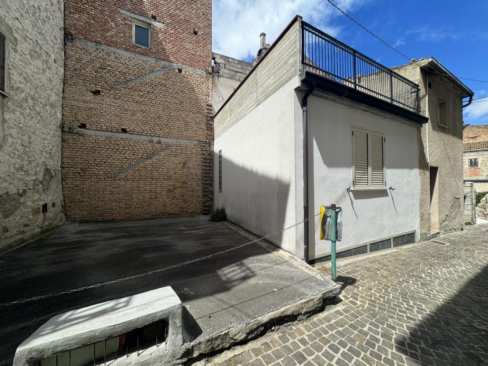 Image No.19-2 Bed Townhouse for sale