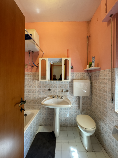 Image No.35-2 Bed Townhouse for sale