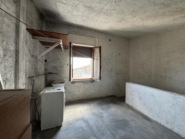 Image No.42-2 Bed Townhouse for sale