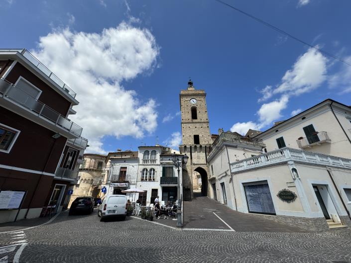 Image No.50-2 Bed Townhouse for sale