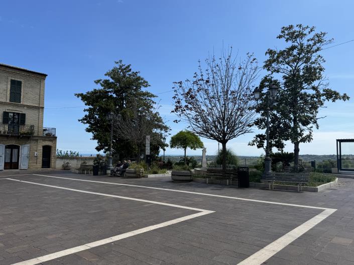 Image No.51-2 Bed Townhouse for sale