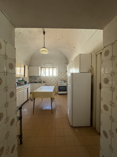 Image No.12-8 Bed Townhouse for sale