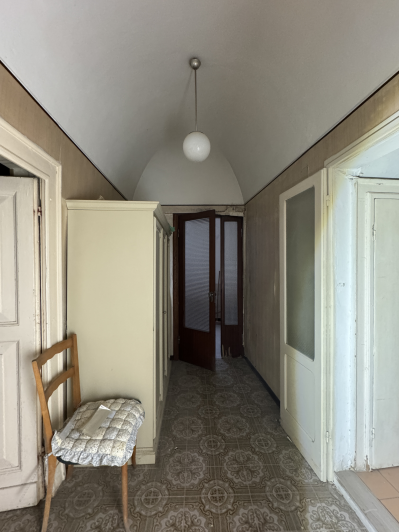 Image No.10-8 Bed Townhouse for sale