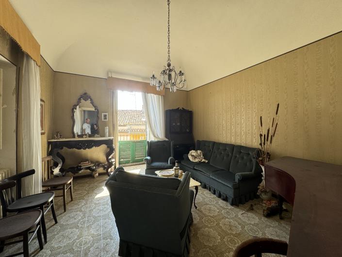 Image No.7-8 Bed Townhouse for sale