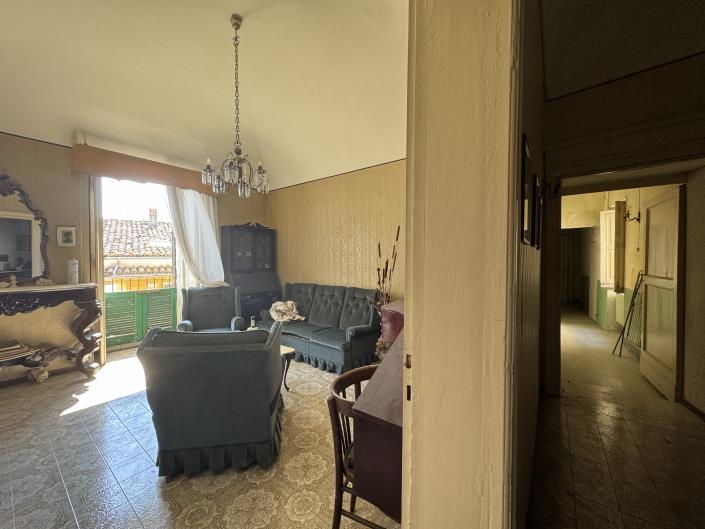 Image No.8-8 Bed Townhouse for sale