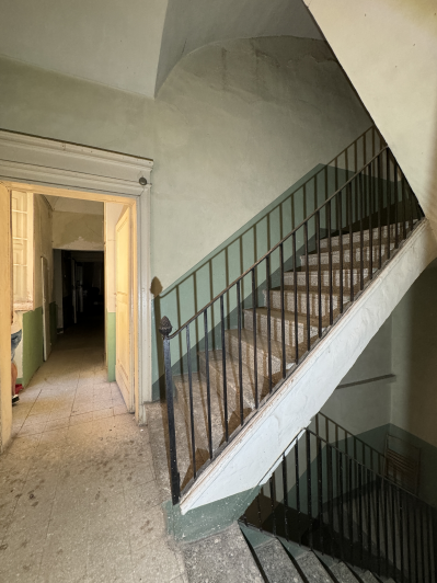 Image No.23-8 Bed Townhouse for sale