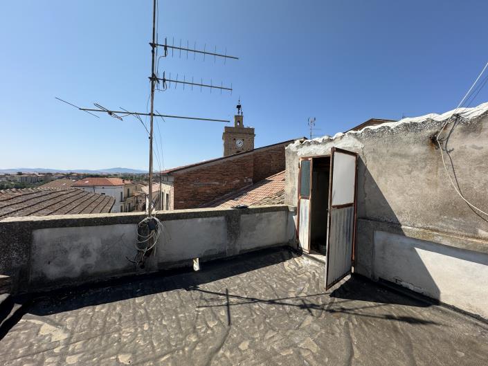 Image No.25-8 Bed Townhouse for sale