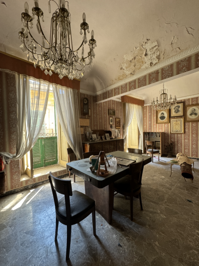 Image No.6-8 Bed Townhouse for sale