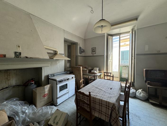 Image No.3-8 Bed Townhouse for sale