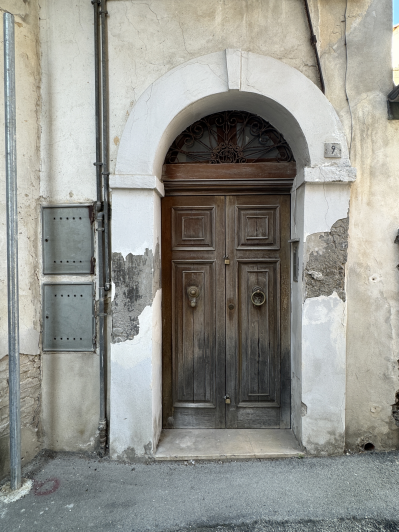 Image No.42-8 Bed Townhouse for sale