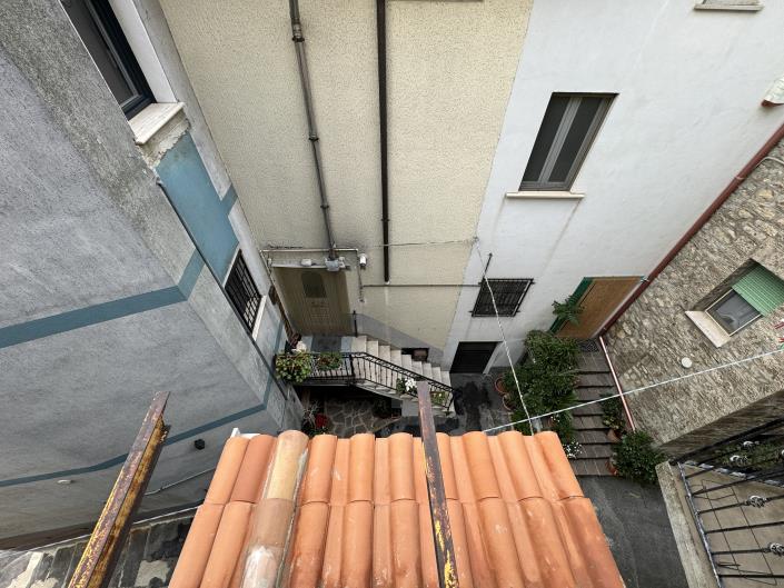 Image No.50-1 Bed Townhouse for sale