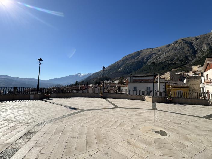 Image No.55-4 Bed Townhouse for sale