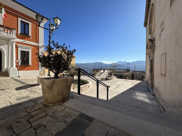 Image No.56-4 Bed Townhouse for sale