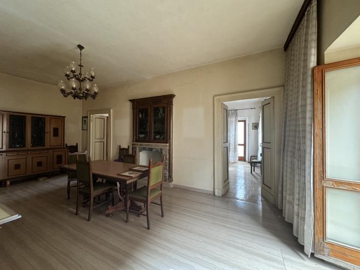 Image No.10-4 Bed Townhouse for sale