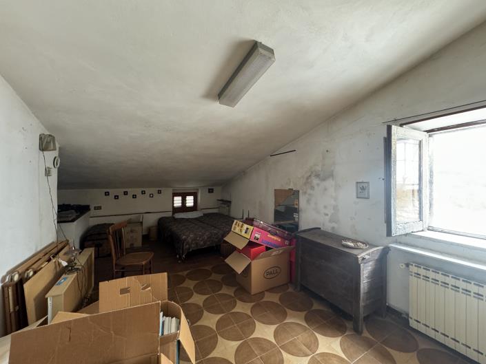 Image No.12-4 Bed Townhouse for sale