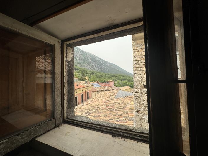 Image No.23-4 Bed Townhouse for sale