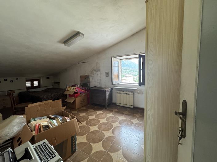 Image No.16-4 Bed Townhouse for sale