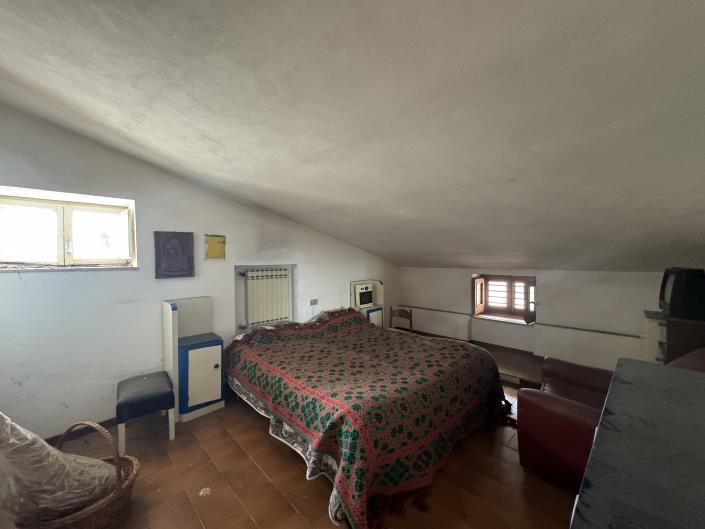 Image No.15-4 Bed Townhouse for sale