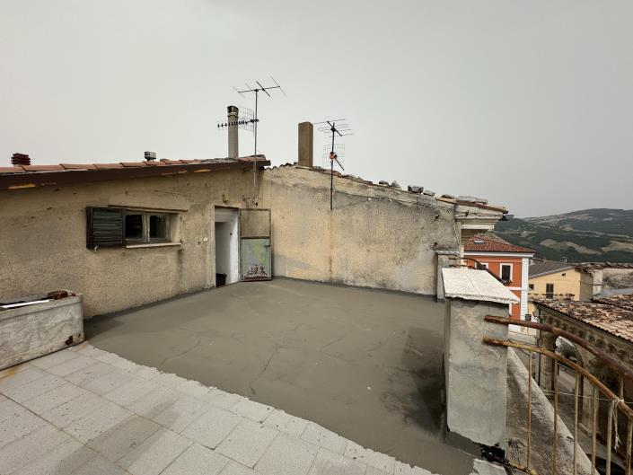 Image No.42-4 Bed Townhouse for sale