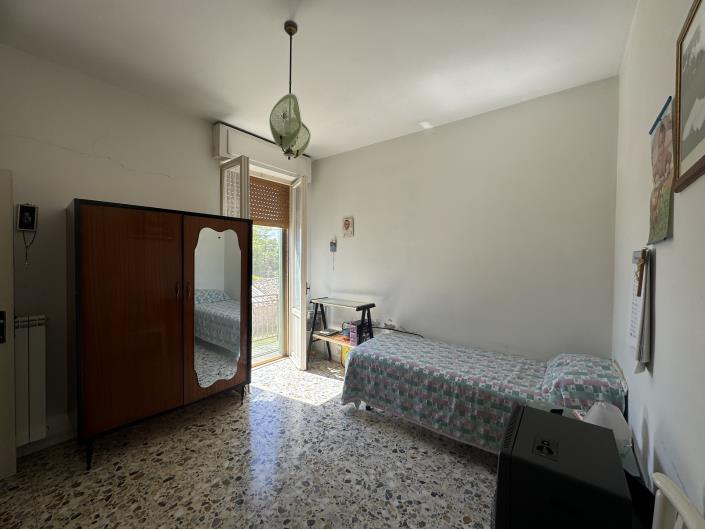 Image No.24-3 Bed Farmhouse for sale