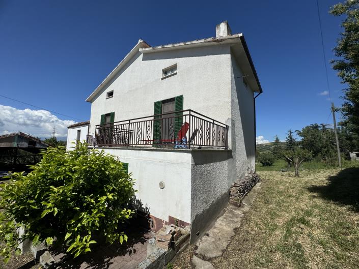 Image No.2-3 Bed Farmhouse for sale