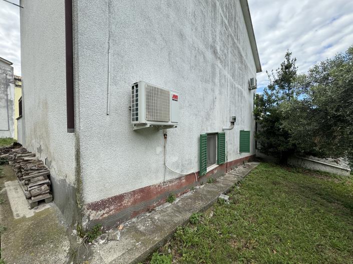 Image No.41-3 Bed Farmhouse for sale