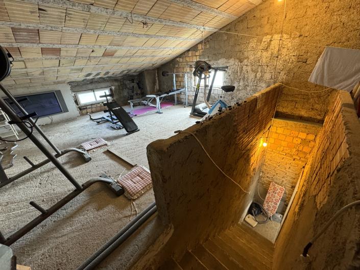 Image No.31-3 Bed Farmhouse for sale