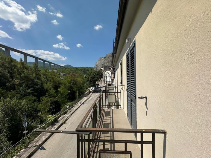 Image No.25-4 Bed Apartment for sale