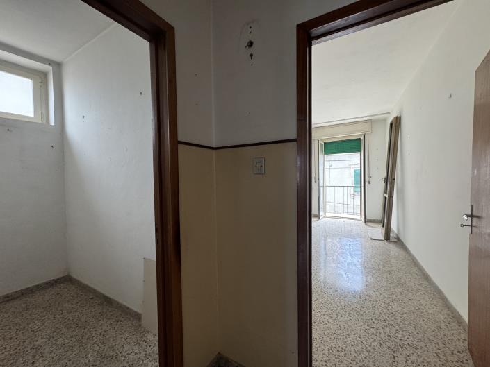 Image No.13-4 Bed Townhouse for sale