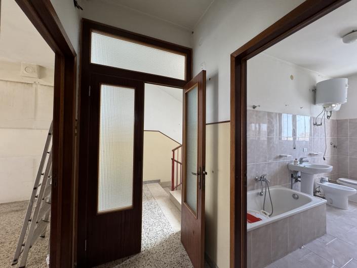 Image No.43-4 Bed Townhouse for sale