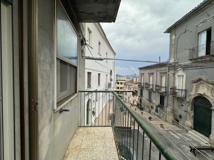 Image No.19-4 Bed Townhouse for sale