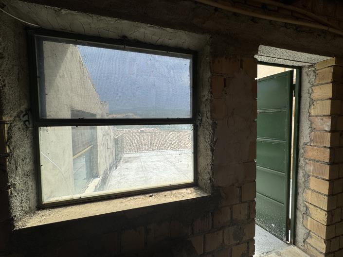 Image No.52-4 Bed Townhouse for sale