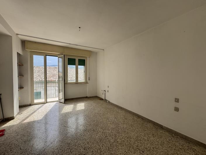 Image No.25-4 Bed Townhouse for sale