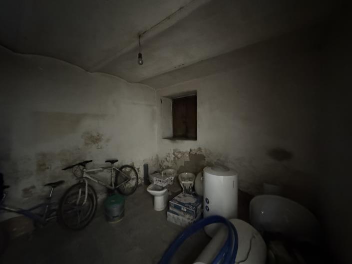 Image No.33-House for sale