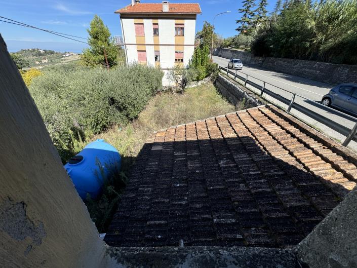 Image No.25-House for sale