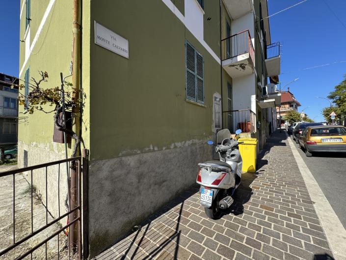 Image No.35-2 Bed Apartment for sale