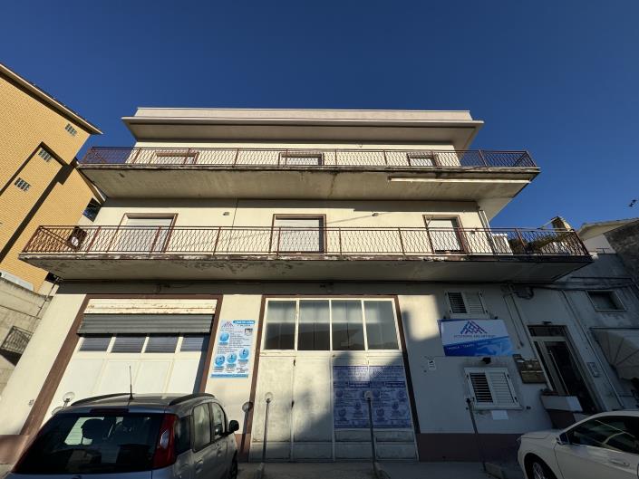 Image No.53-4 Bed Apartment for sale