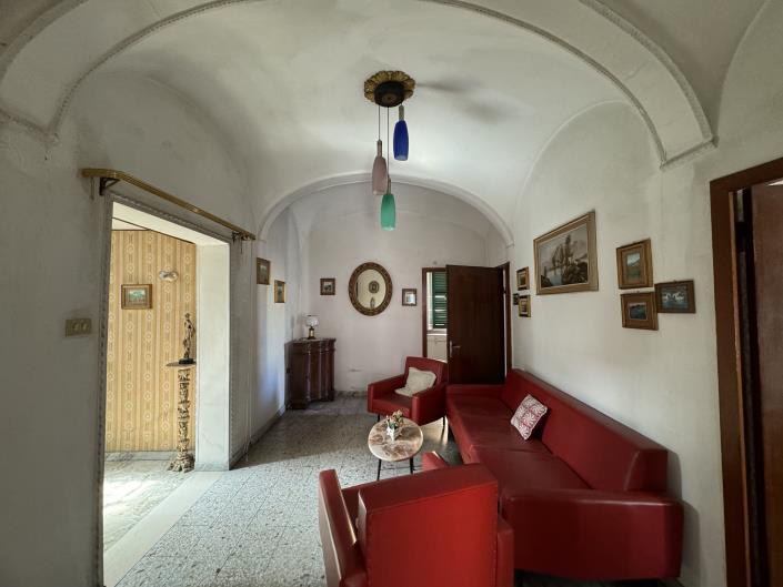 Image No.10-3 Bed House for sale