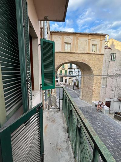 Image No.1-3 Bed Townhouse for sale