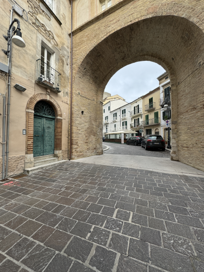 Image No.46-3 Bed Townhouse for sale