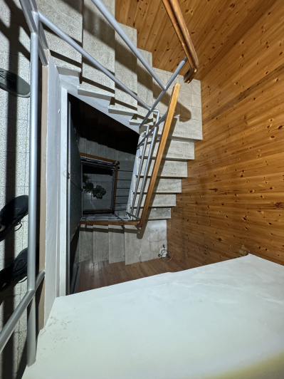 Image No.17-5 Bed Townhouse for sale