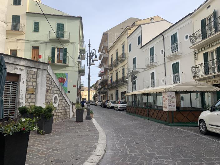 Image No.1-5 Bed Townhouse for sale