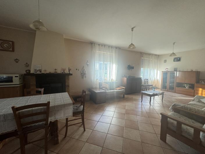 Image No.11-4 Bed Villa / Detached for sale