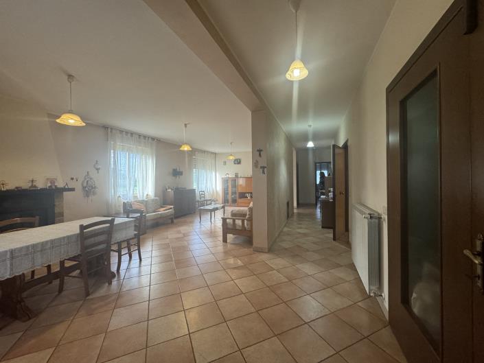 Image No.15-4 Bed Villa / Detached for sale