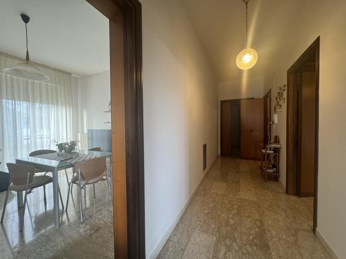 Image No.28-4 Bed Villa / Detached for sale